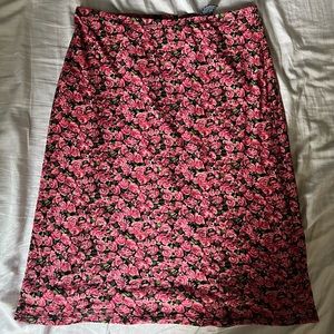 Vintage pink New York & Company skirt with roses